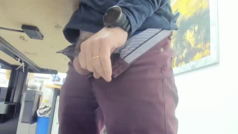 Snapshot of idfunguy2023 chatting on December 10, 12:28 am idfunguy2023 online show from December 10, 12:28 am