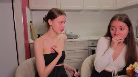 Julia and Mira online show from November 11, 10:06 am