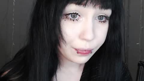 iiiiiiis online show from March 30, 7:36 pm