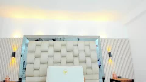 ikia lopez online show from October 25, 9:15 pm