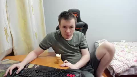 iliaskris online show from November 18, 2:36 am