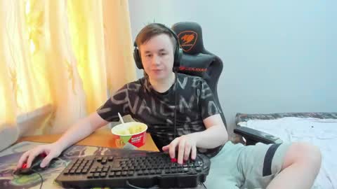 iliaskris online show from May 14, 2:32 am