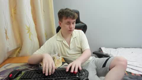 iliaskris online show from May 10, 4:35 pm