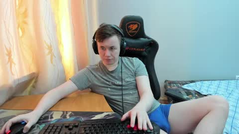 iliaskris online show from May 3, 1:11 am