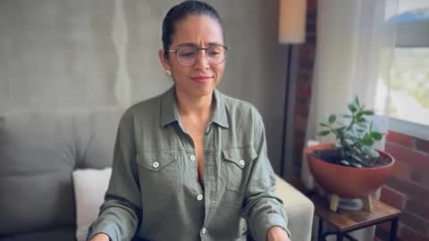 Snapshot of illaroom chatting on October 14, 8:01 pm Kloe online show from October 14, 8:01 pm