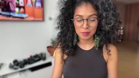 Kloe online show from February 9, 7:05 pm