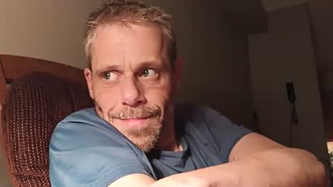 Ilovesquirterz1 online show from December 9, 5:40 am