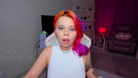 Roxy online show from April 18, 7:07 pm