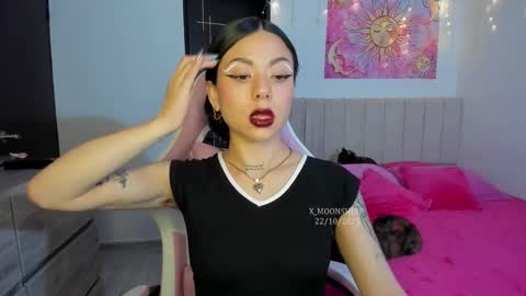 Snapshot of im_moonshine1 chatting on October 23, 2:46 am s online show from October 23, 2:46 am