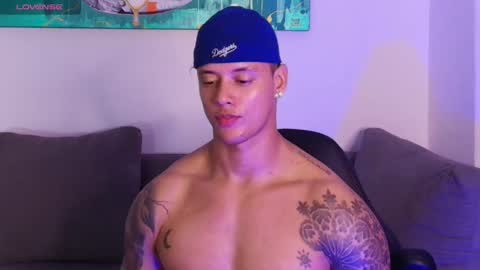 imconor online show from November 22, 11:24 pm