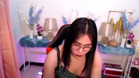 Ashley online show from February 11, 7:05 pm