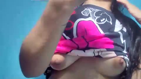 mia latina online show from February 25, 2:15 am