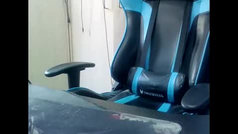 imlovesexmachine69 online show from May 27, 3:09 pm
