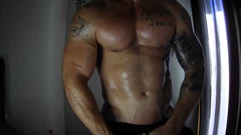 Snapshot of imnewherelollol chatting on September 30, 2:49 pm Majordadbod101 online show from September 30, 2:49 pm