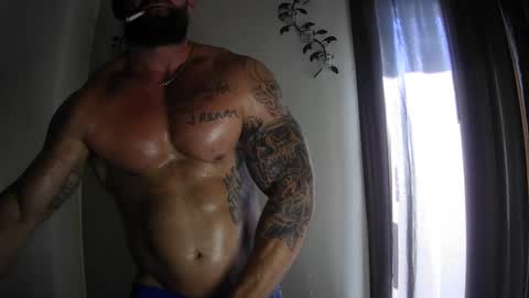 Snapshot of imnewherelollol chatting on September 29, 2:49 pm Majordadbod101 online show from September 29, 2:49 pm