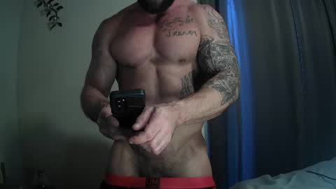 Snapshot of imnewherelollol chatting on December 18, 5:00 pm Majordadbod101 online show from December 18, 5:00 pm