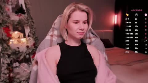 Mia online show from December 5, 10:14 am