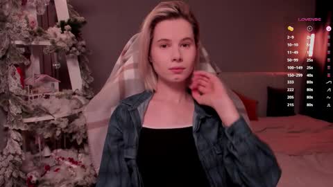 Mia online show from January 10, 10:10 am