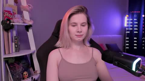 Mia online show from April 5, 10:56 am