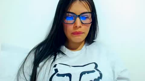 imsweetlips online show from July 13, 5:49 pm