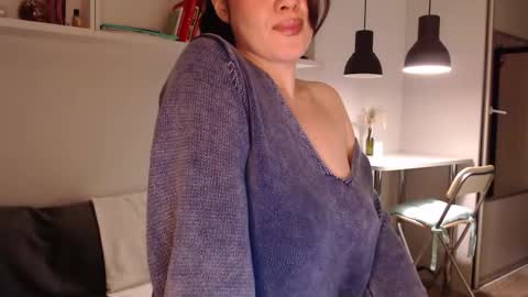 Lin online show from September 14, 7:37 pm