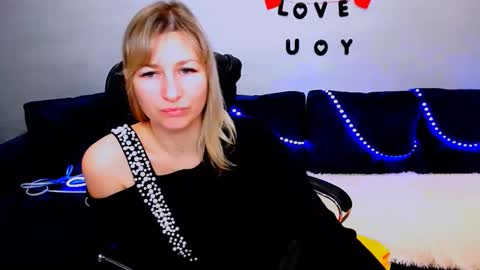 incredible_ariela online show from September 27, 10:35 am