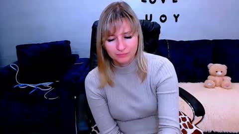 incredible_ariela online show from September 13, 11:01 am