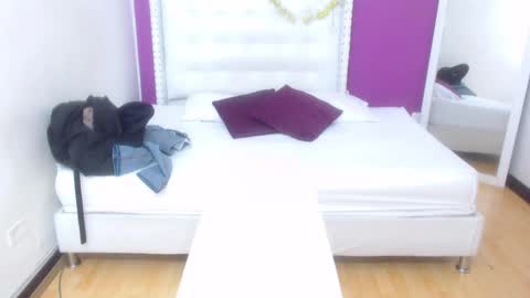 indian_whore18 online show from March 10, 10:55 pm