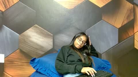 Armani online show from February 1, 6:10 am