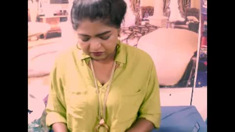 indianbombshell4u online show from February 7, 6:35 am