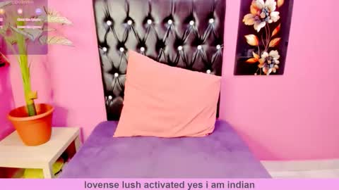 PARADISEQUEEN online show from December 1, 9:40 am