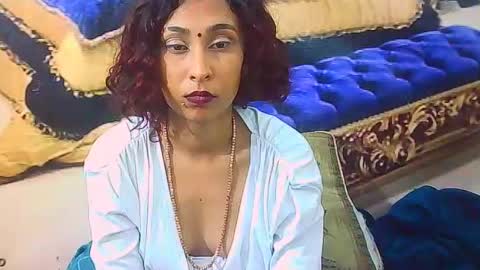 indiansexybutt4u2luv online show from July 10, 6:18 am