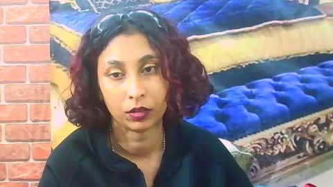 indiansexybutt4u2luv online show from July 15, 10:31 am
