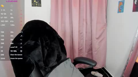 Snapshot of indra_cam chatting on October 25, 6:02 am Diana online show from October 25, 6:02 am
