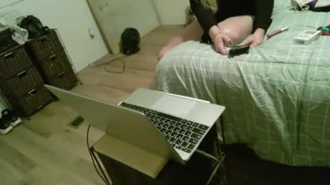 IndulgeInFantasee online show from April 16, 6:02 am