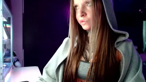 Snapshot of inesdesire chatting on February 17, 7:26 am InesDesire online show from February 17, 7:26 am