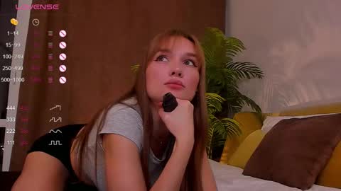 Vicki FANSLY ---   online show from September 18, 11:09 pm