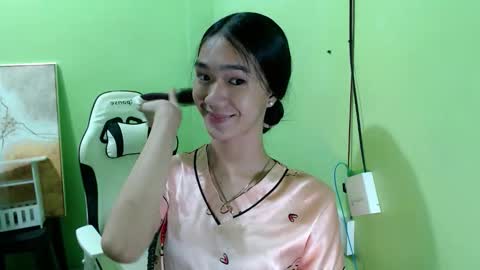 Reign online show from February 14, 5:04 pm