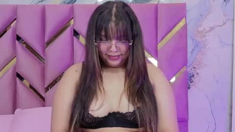 innocenthazel online show from December 2, 3:49 am