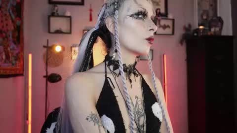   SANIA  online show from February 25, 4:21 pm