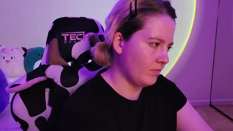 Faye online show from December 15, 6:26 pm