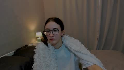 Snapshot of internetsexplorer chatting on February 1, 7:36 am Bernadette  Join  online show from February 1, 7:36 am