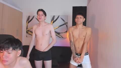 Damian Sam Jack Daniel and James online show from September 19, 1:37 pm