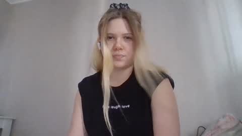 Lola online show from June 21, 9:27 am