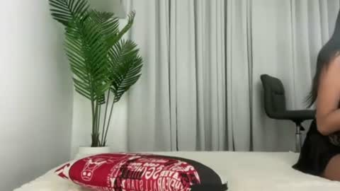 irene_tiu online show from June 19, 8:04 pm