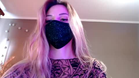 Lily online show from April 13, 2:54 pm