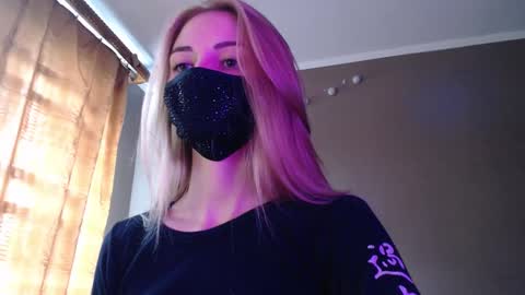 Lily online show from September 19, 11:58 am