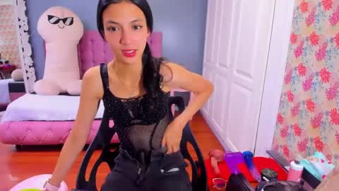 Iris online show from February 17, 9:54 pm