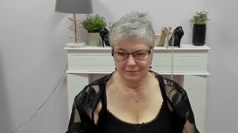 I R I S online show from December 1, 7:06 am