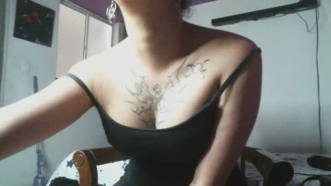 Snapshot of irisbell_ chatting on January 14, 2:22 pm Camilla online show from January 14, 2:22 pm